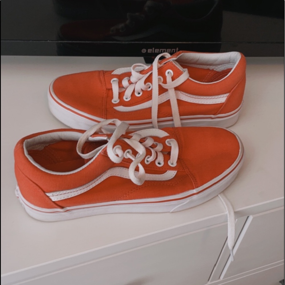 Coral vans